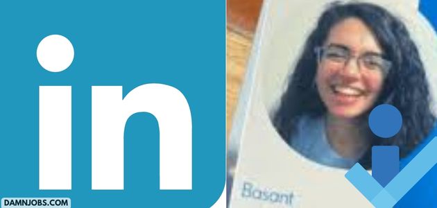 Recent Graduate Gets LinkedIn Job by Working at Conferences and Handing Out Resumes