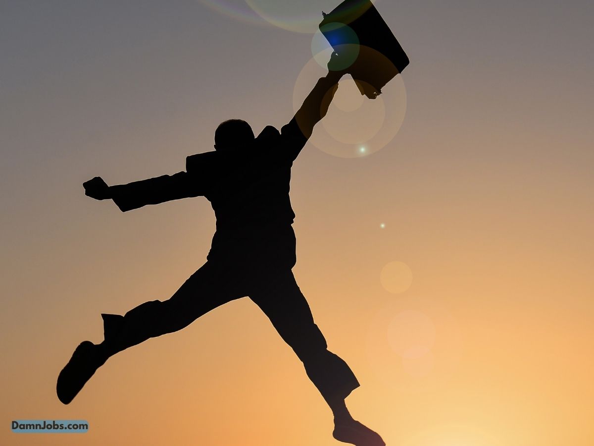 Resume Writing Tips for Career Changers: How to Pivot Your Way to a New Job