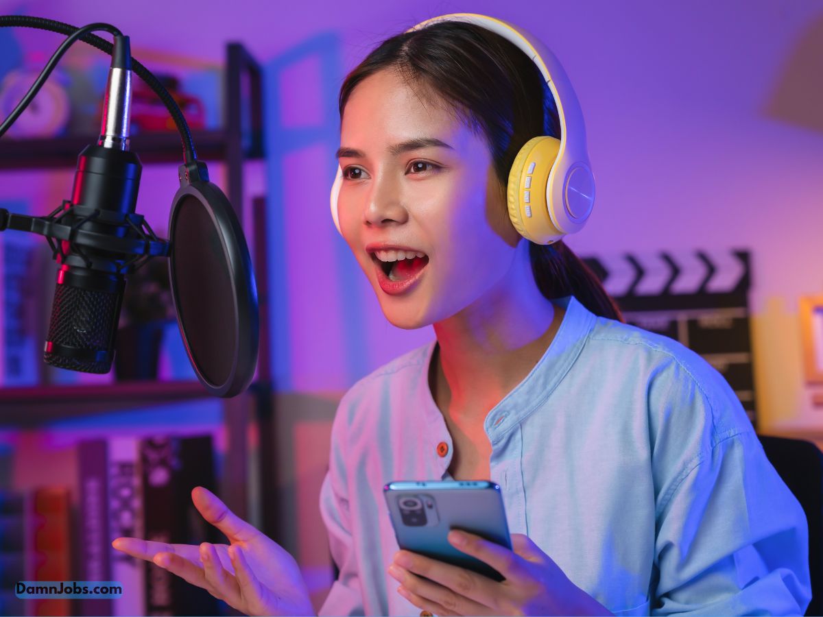 4 Side Hustles You Need to Try in 2025 (One Can Earn You $200 an Hour!)