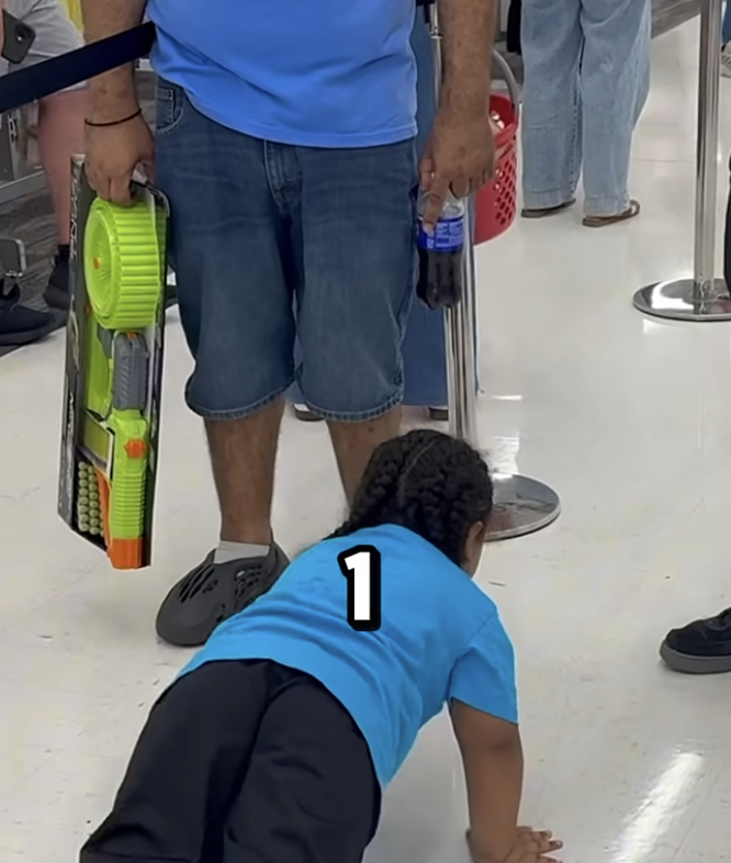 This 3yr can do more pushups than you!